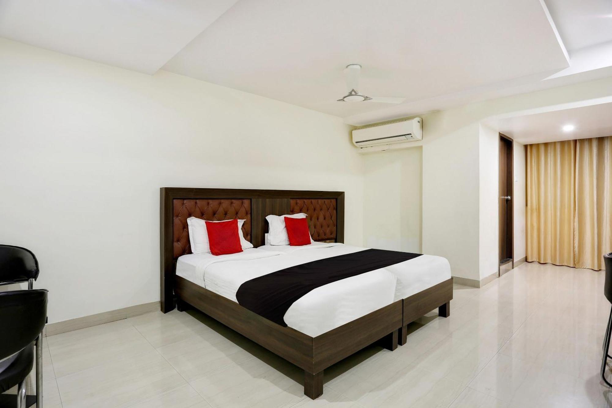 Kondapur  Townhouse Halcyon Deccan Inn Near Shilparamam מראה חיצוני תמונה